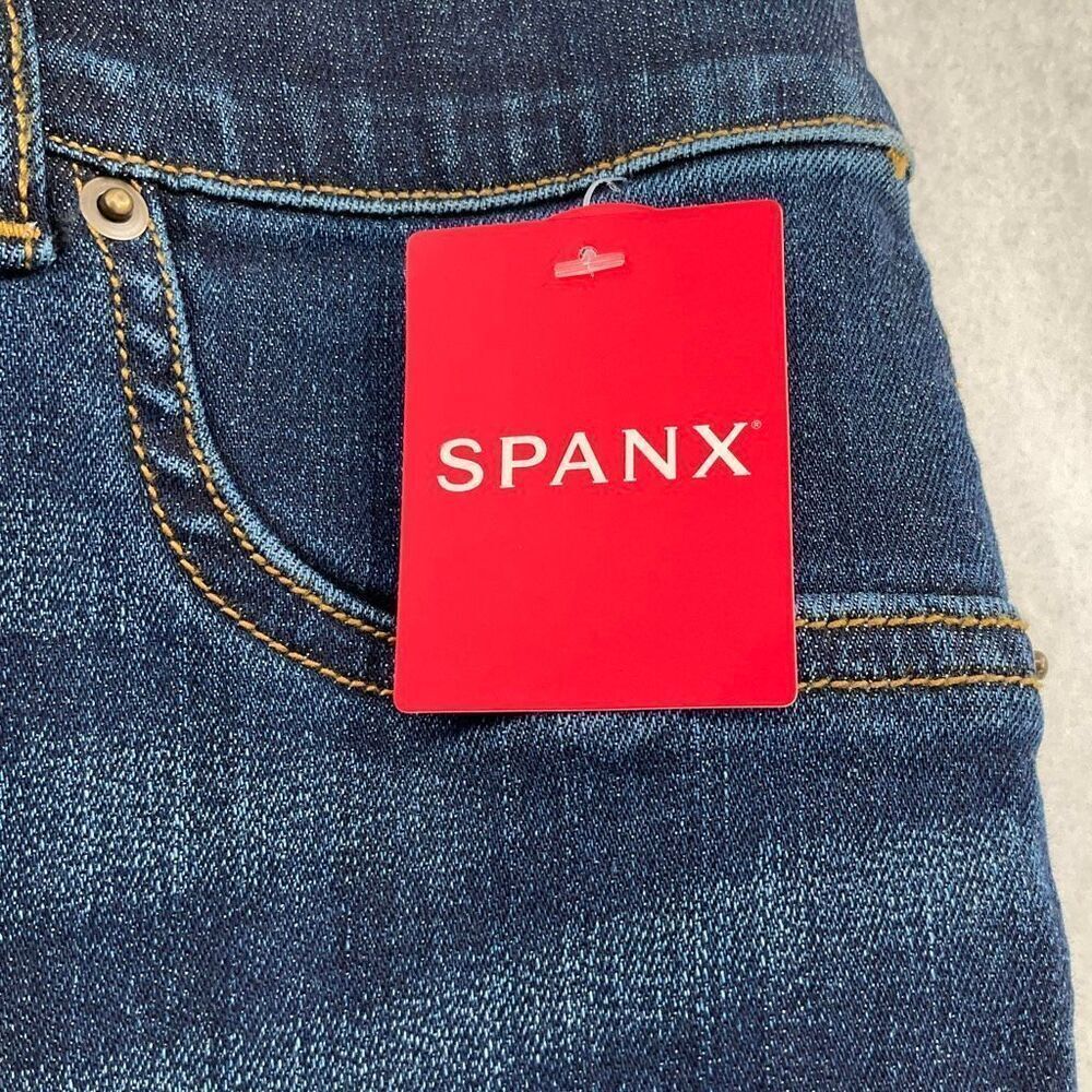 NWT SPANX Midnight Shade Whiskering High Rise Pull On Flare Jeans Medium - Picture 5 of 6